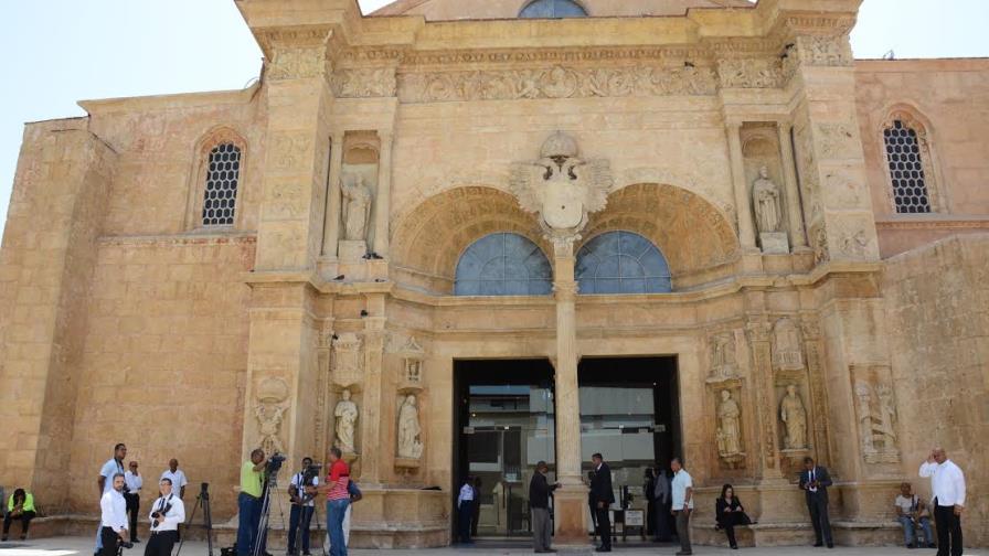 Velatorio del general Imbert Barrera se realiza en la Catedral Velatorio del general Imbert Barrera se realiza en la Catedral