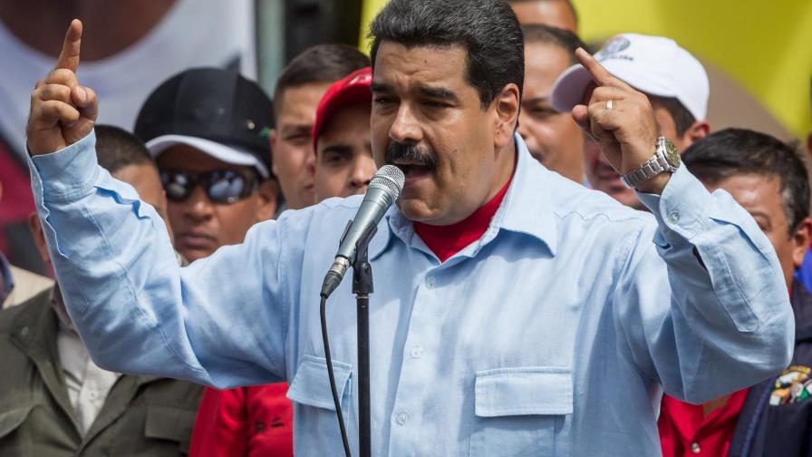 Maduro anuncia acción judicial contra directiva del Congreso 