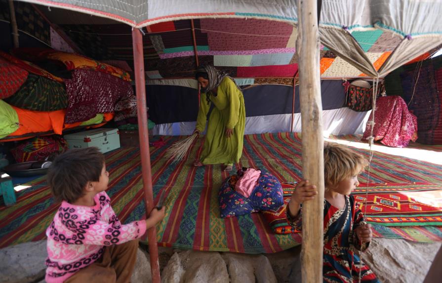 La guerra desplaza a 1,2 millones de afganos, dice Amnistía 