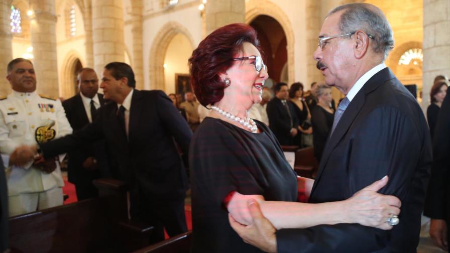 Presidente Medina ofrece condolencias a familiares de Imbert Barrera 