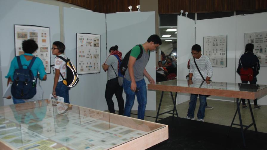 INPOSDOM inaugura exposición “La Arquitectura en la Filatelia Dominicana”