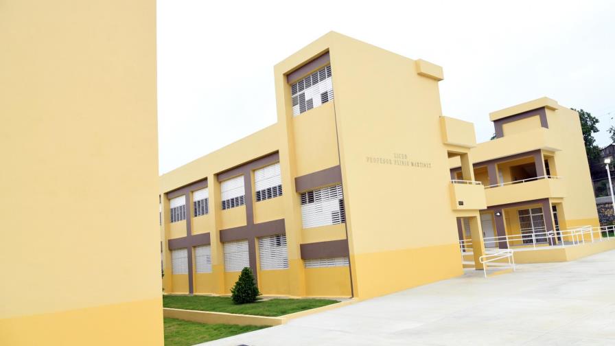 Presidente Danilo Medina entrega cuatro centros educativos en Santiago Presidente Danilo Medina entrega cuatro centros educativos en Santiago