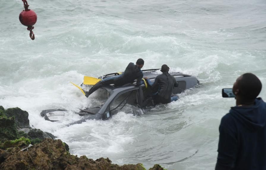 Conductor de yipeta que cayó al mar salió con amigos tras regresar de Nueva York