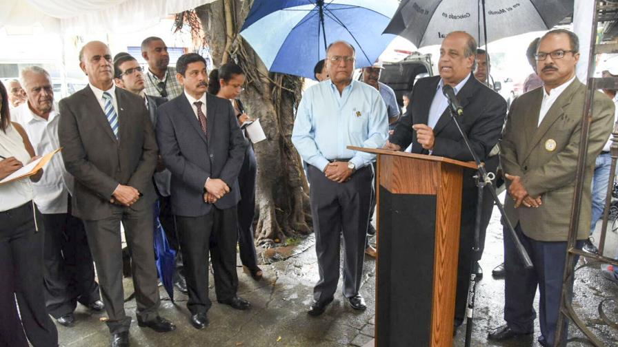 Efemérides Patrias y Fundación Héroes 30 de Mayo rinden tributo al teniente Amado García 