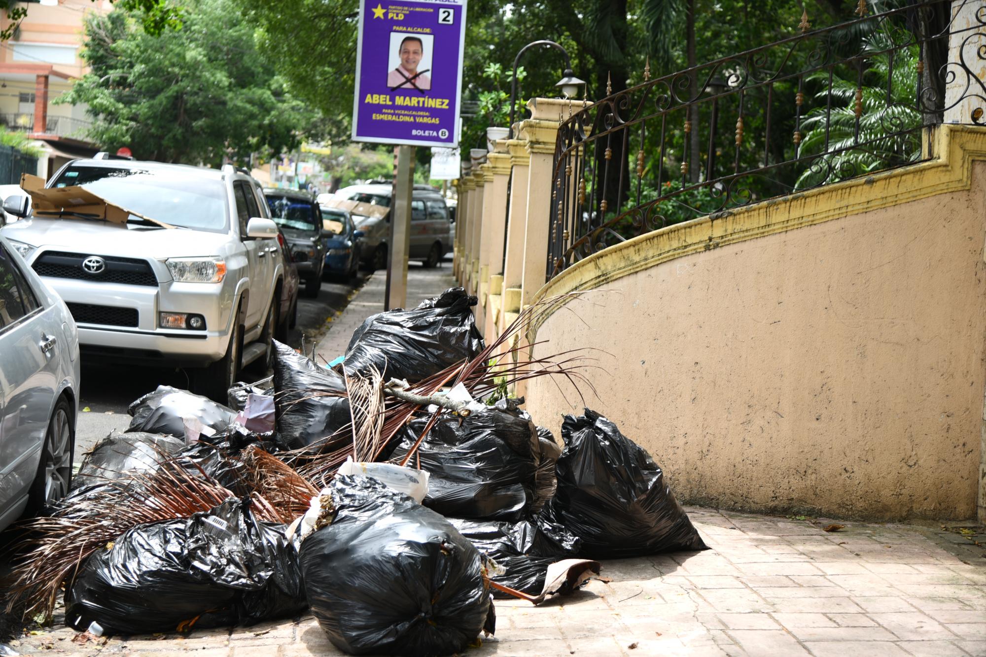 Basura en calle de santiago