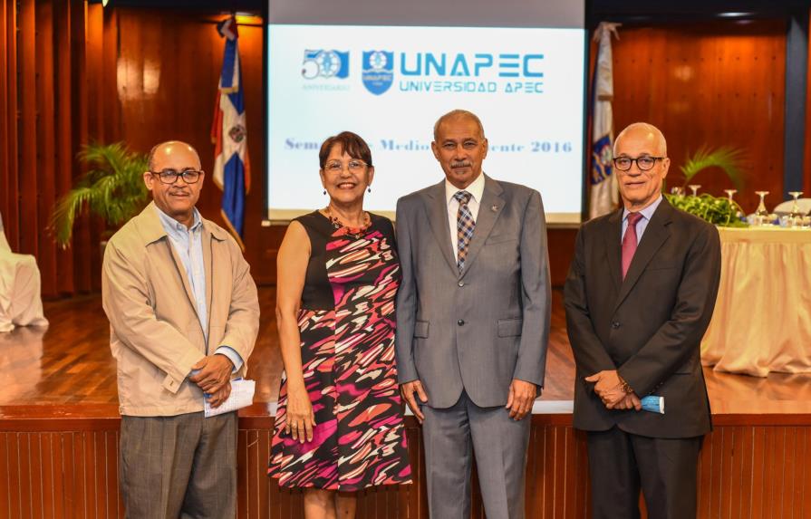 UNAPEC  abre Feria de Reciclaje en Semana Medio Ambiental