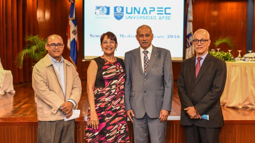 UNAPEC  abre Feria de Reciclaje en Semana Medio Ambiental