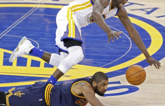 Actores secundarios dieron el triunfo a los Warriors 
