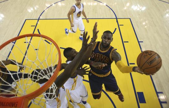 Actores secundarios dieron el triunfo a los Warriors 