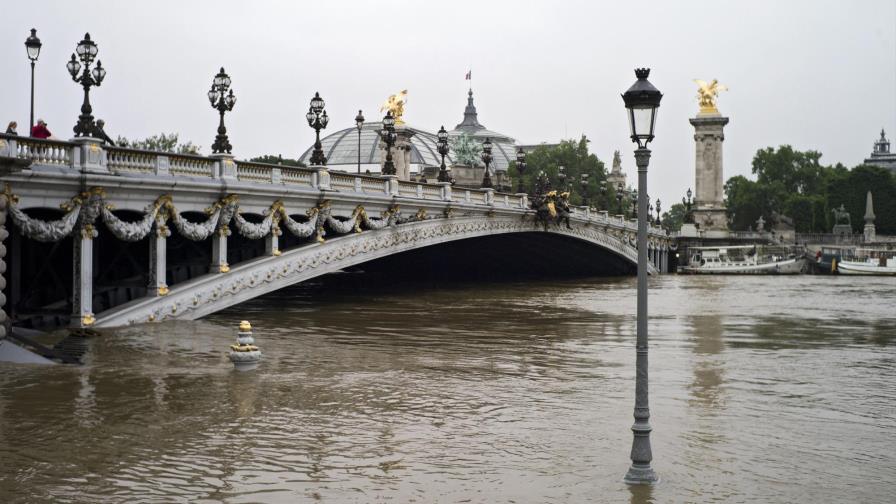El Sena podría alcanzar los 6,50 metros de altura a su paso por París