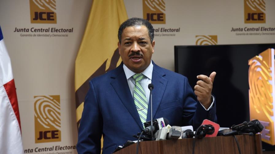 El presidente de la JCE elogia el civismo de la población durante las elecciones El presidente de la JCE elogia el civismo de la población durante las elecciones