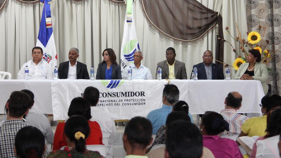 Pro Consumidor imparte taller “Responsabilidades de los Proveedores frente a los Consumidores” Pro Consumidor imparte taller “Responsabilidades de los Proveedores frente a los Consumidores”