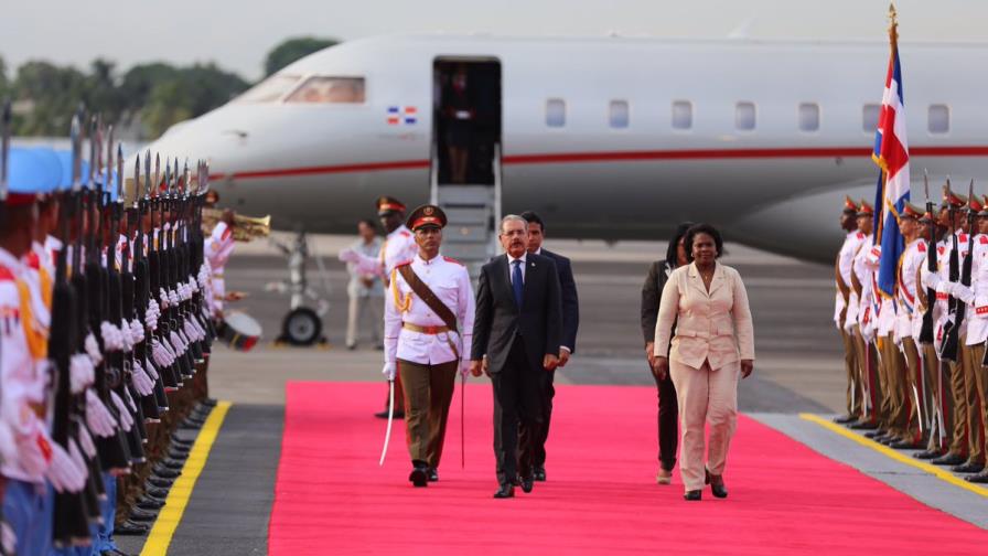 Presidente Medina llega a Cuba, para participar en Cumbre AEC 