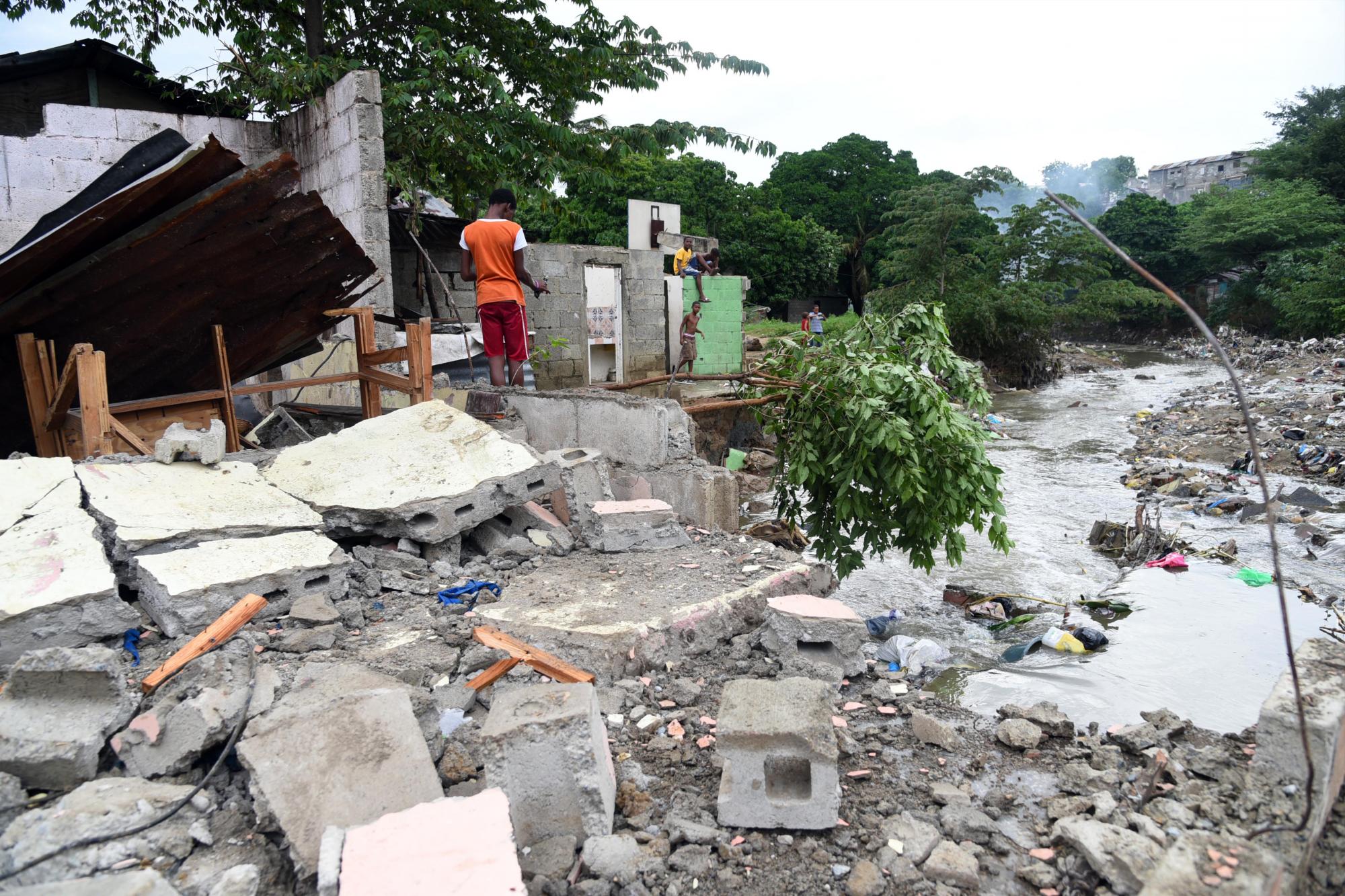 Dos viviendas colapsaron tras la crecida del arroyo por las lluvias de esta semana. 