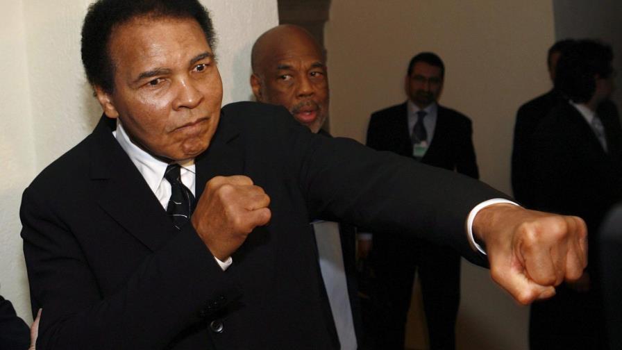 Larga fila en Louisville para obtener entradas al funeral de Mohamed Ali