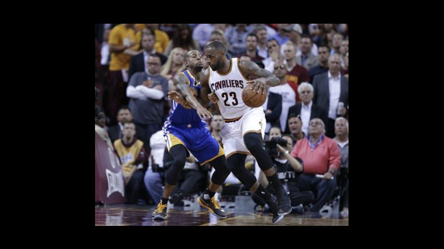 Los Cavaliers vencen a los Warriors por 120 a 90 y siguen en la pelea en la final de la NBA