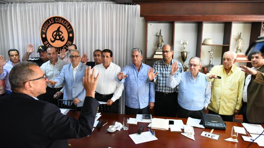 Chilote Llenas es electo a unanimidad presidente de las Águilas Cibaeñas