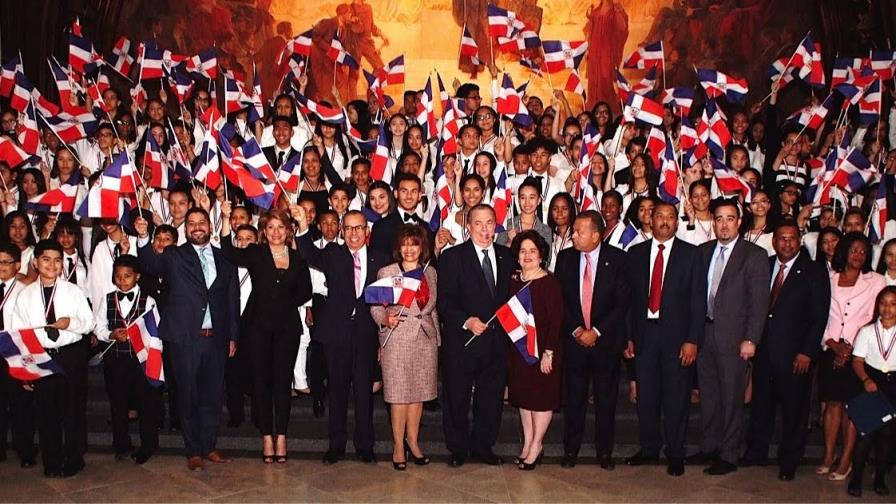 Consulado dominicano en Nueva York  reconoce 340 estudiantes meritorios 