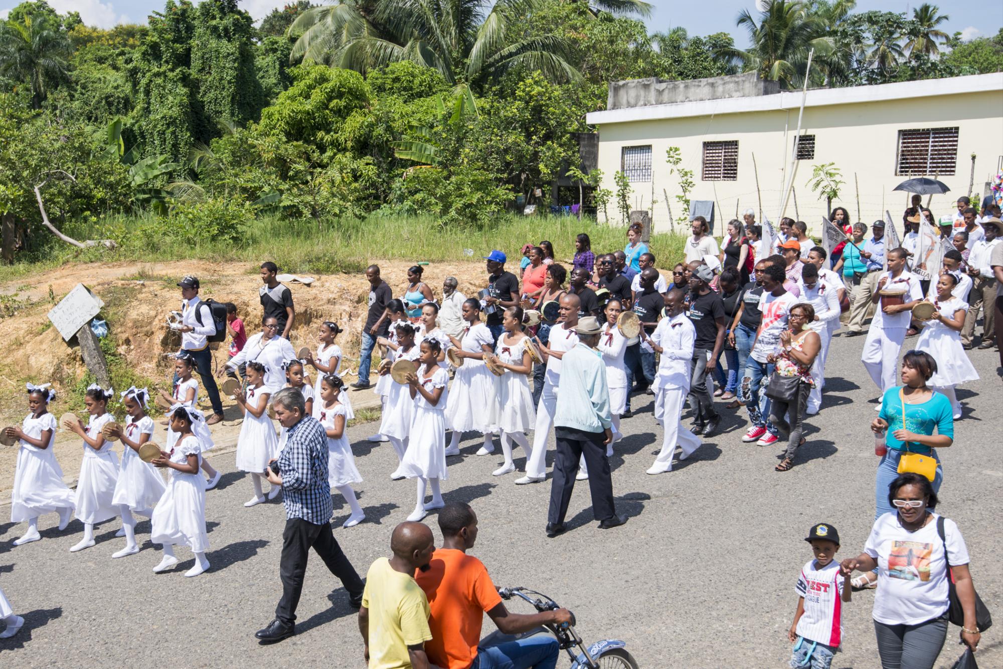 La tradicional celebración de San Antonio Negro comienza con una procesión