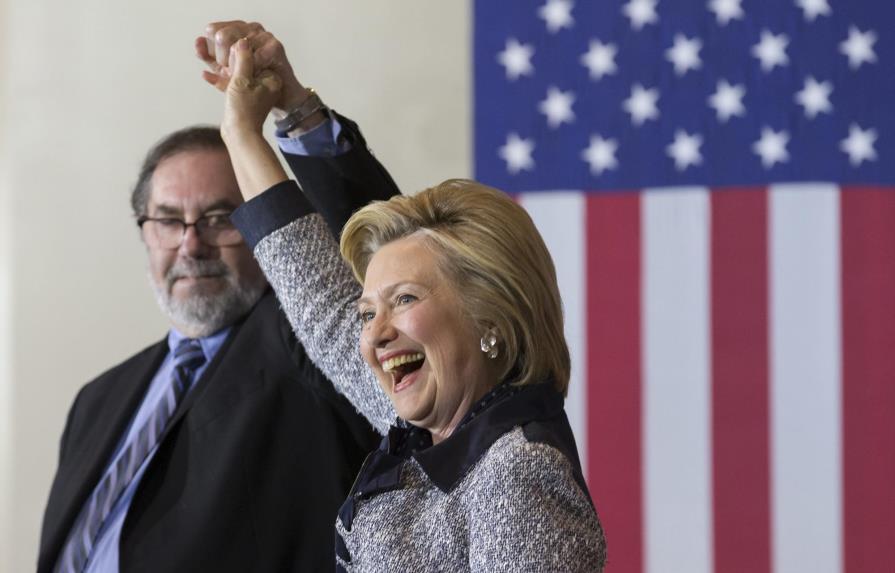 Clinton gana última primaria demócrata mientras EE.UU. aborda peor atentado en años