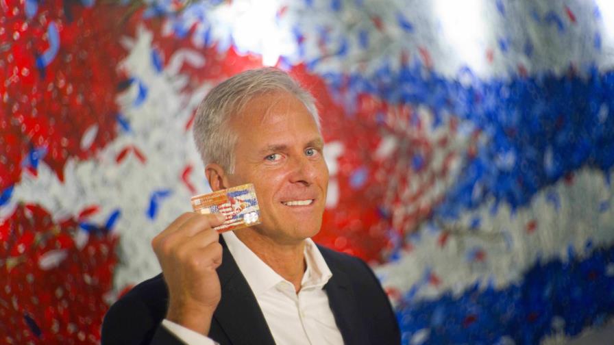 Banco de Estados Unidos emite tarjeta de crédito para uso en Cuba