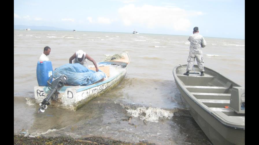 Detienen a cinco personas que intentaban salir de forma ilegal en una embarcación hacia Puerto Rico 