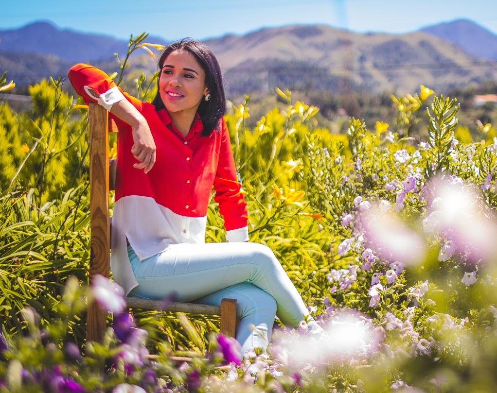 En el audiovisual se combinó el valle encantado de su ciudad natal Constanza y el derroche de carisma y talento de la juvenil artista.