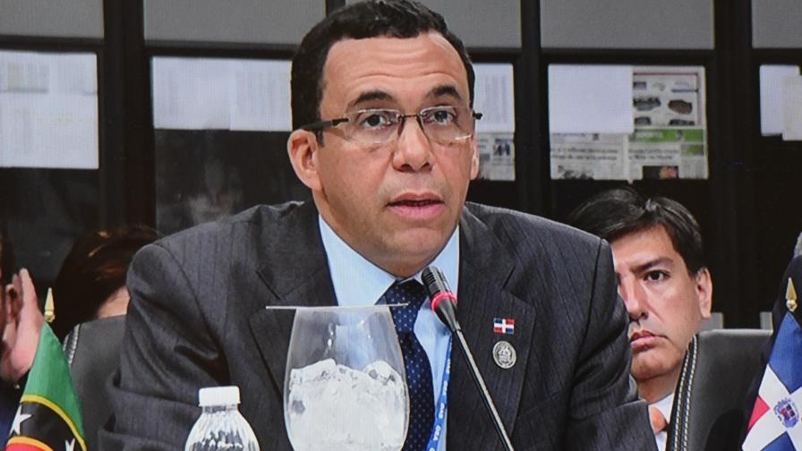 Canciller Navarro propone desagravio al pueblo dominicano por intervención en 1965