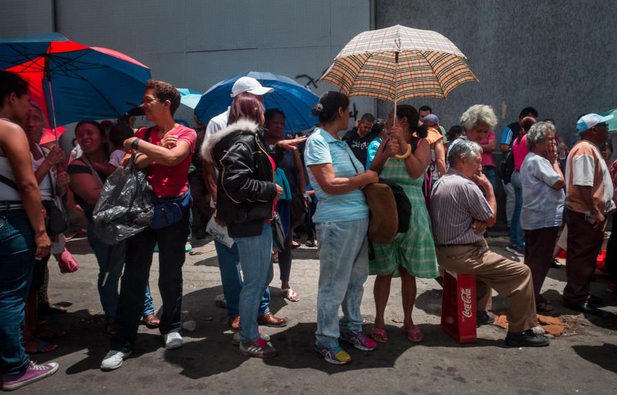 Más de 400 detenidos en saqueos de comercios en Venezuela