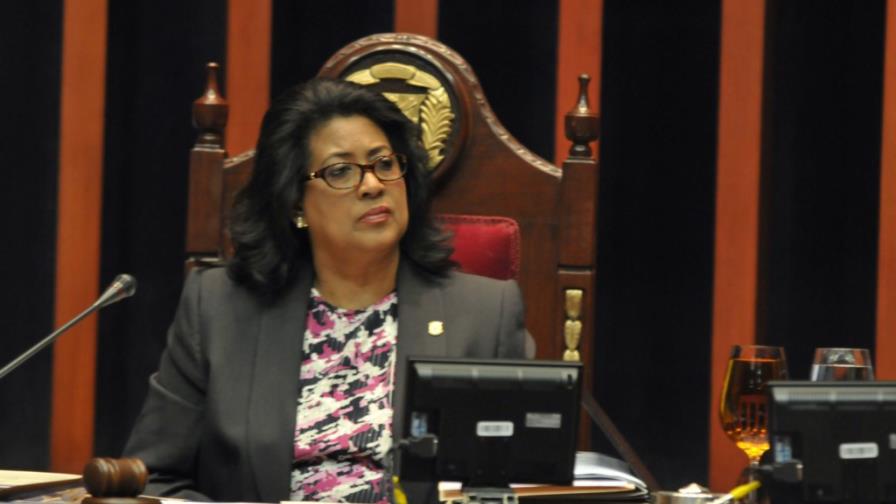 Cristina Lizardo dice Comité Político deberá definir elección de bufetes directivos en próxima reunión