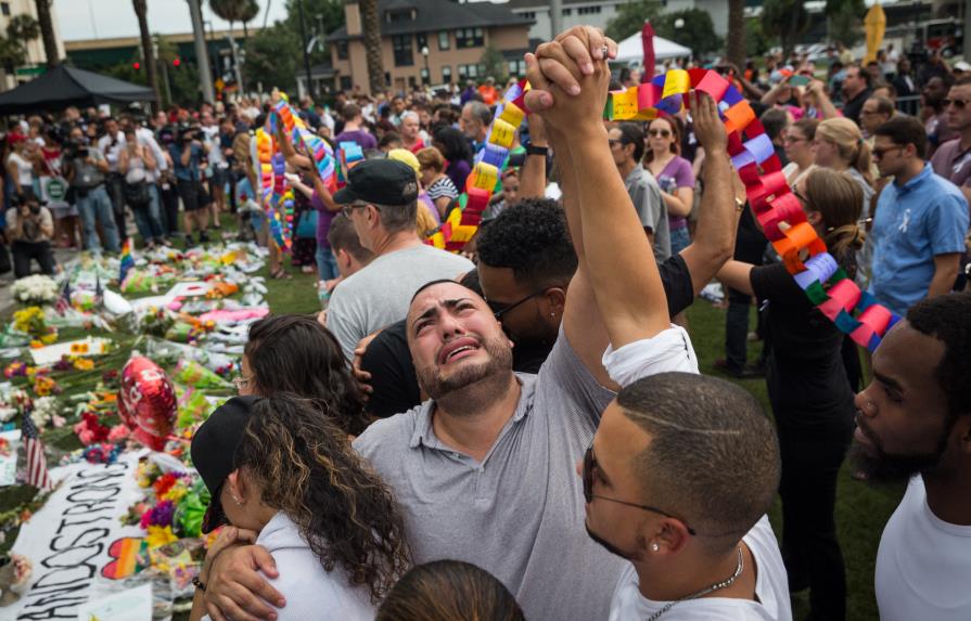 Atacante de Orlando usó las redes sociales durante el ataque al club gay 