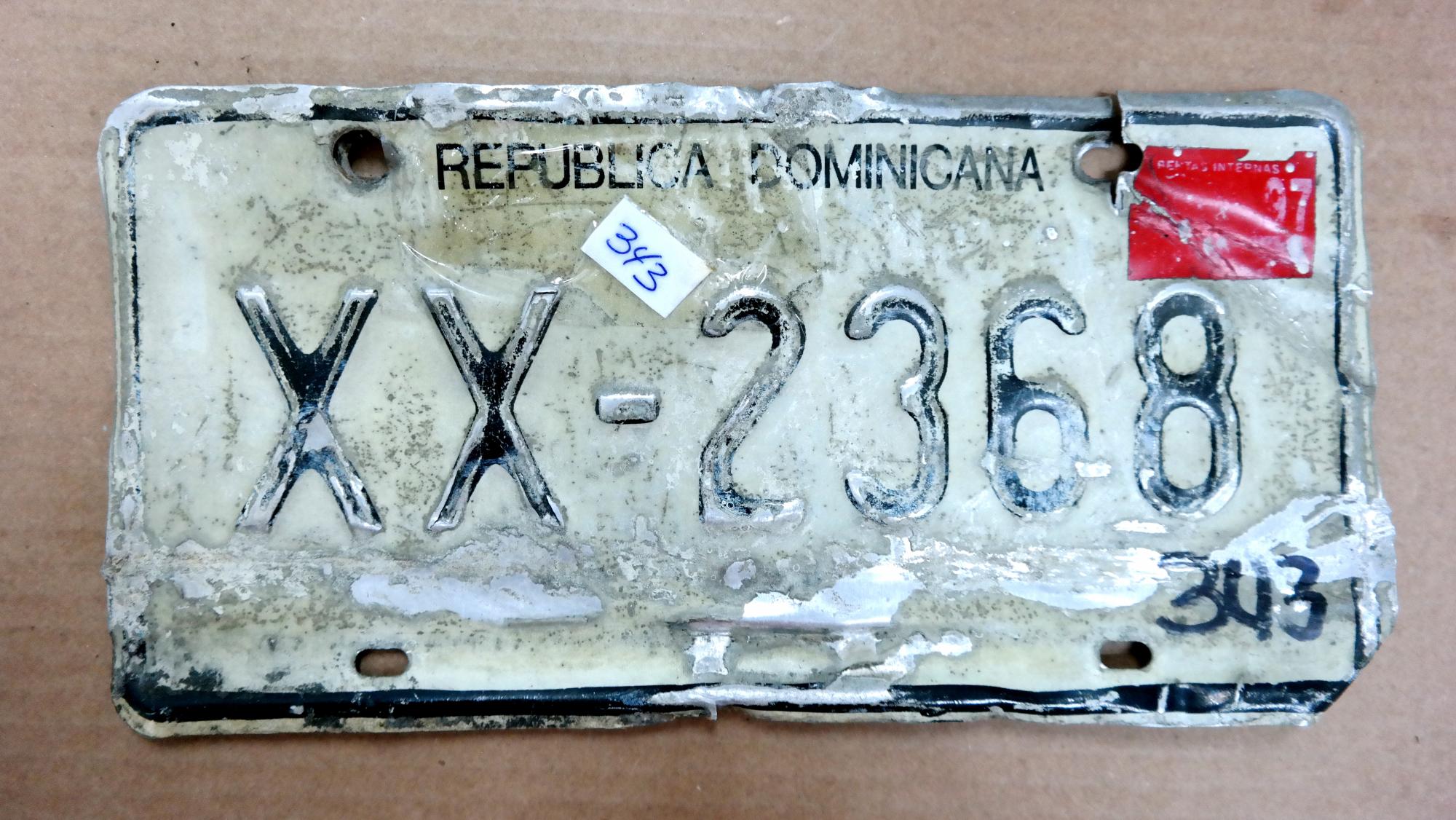 Placa en desuso, del tipo exonerada, renovada en 1997.