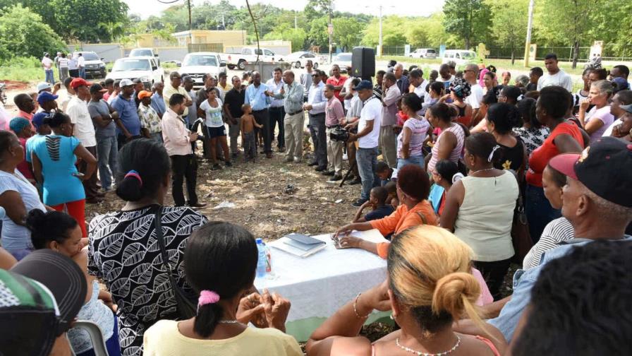 Reubicarán 77 familias de Los Platanitos para dar inicio al saneamiento de ríos Ozama e Isabela