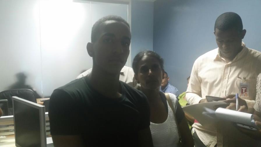 Se entrega joven acusado de herir a un policía en Sabana Perdida Se entrega joven acusado de herir a un policía en Sabana Perdida