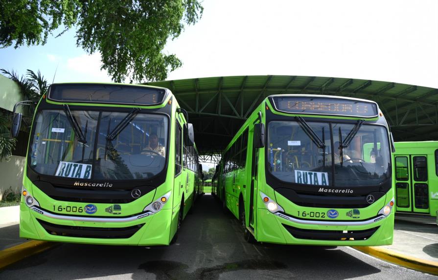 Veinte nuevos autobuses se suman a la flotilla de la OMSA en Santiago