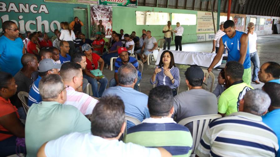 Comerciantes afectados por fuego en mercado La Vega recibirán financiamiento 