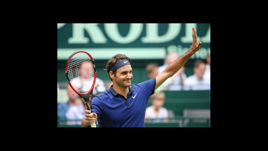 Federer gana tras pasar apuros ante Jaziri en Halle 