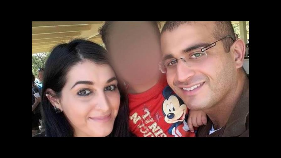 Autor de la matanza de Orlando intercambió mensajes con su mujer en el asalto 