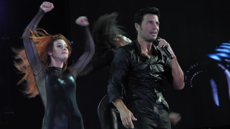 Chayanne realiza un excelente viaje musical que merecía otro escenario