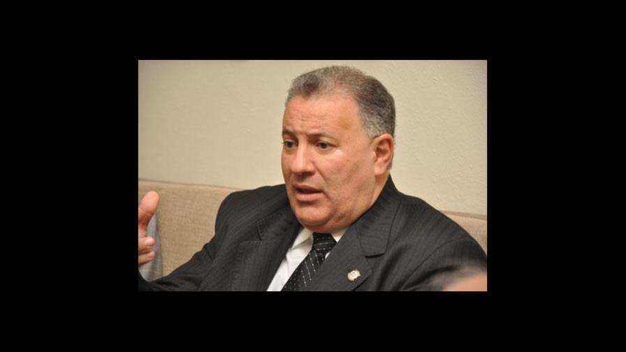 Alcalde de Santiago gestiona reactivación de seguro médico 
Alcalde de Santiago gestiona reactivación de seguro médico