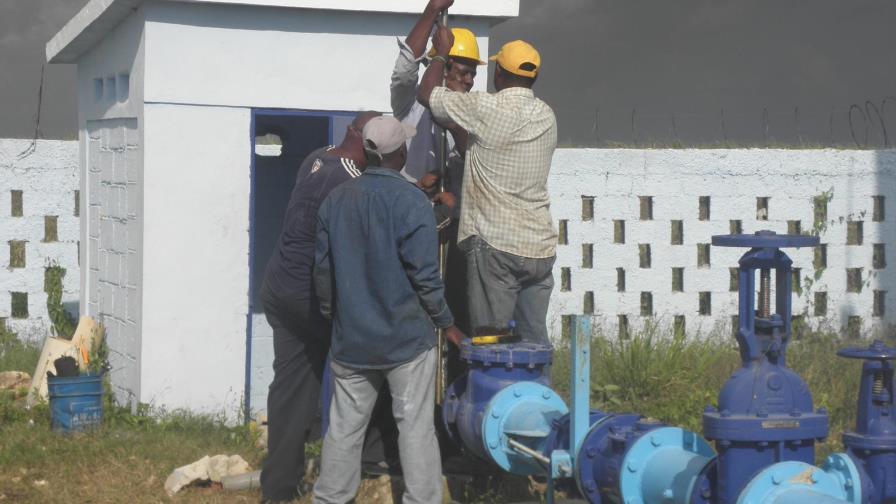 Avería en subestación eléctrica deja sin agua a 70 sectores de Boca Chica 