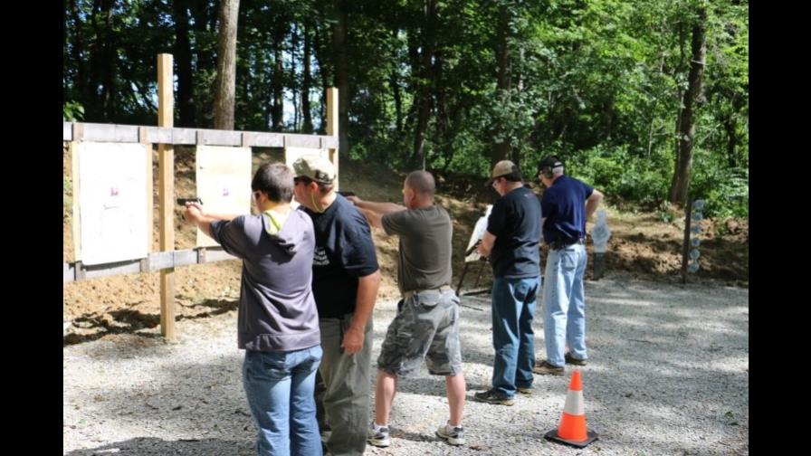 Dueño de armería en EEUU muere de balazo accidental 