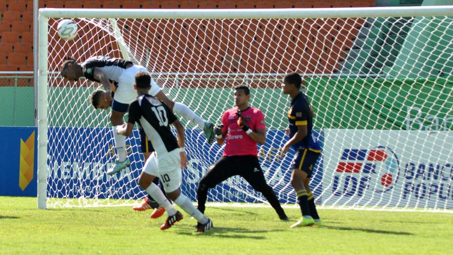 Atlético Pantoja y Moca FC definen duelo una vez más con empate Atlético Pantoja y Moca FC definen duelo una vez más con empate