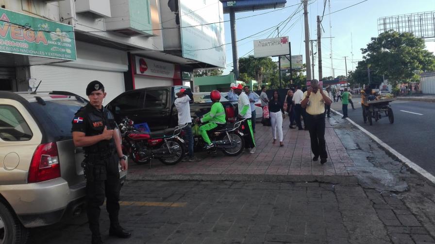 Choferes paralizan transporte en ruta Lope de Vega con Abraham Lincoln