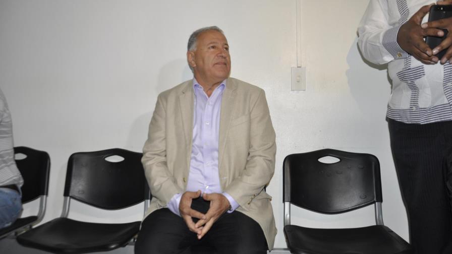 Gilberto Serulle se presenta ante la Procuraduría para ser interrogado por “irregularidades” Gilberto Serulle se presenta ante la Procuraduría para ser interrogado por “irregularidades”