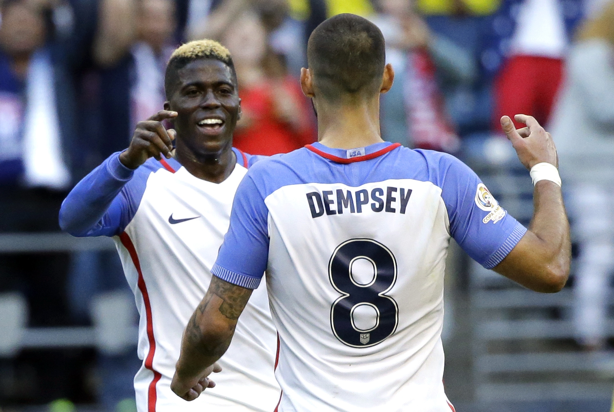 Gyasi Zardes y Dempsey, jugadores de Estados Unidos, durante la Copa América 2024.