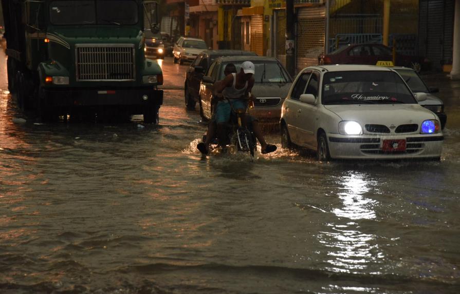 COE pone en alerta verde por lluvias a siete provincias y el Distrito Nacional