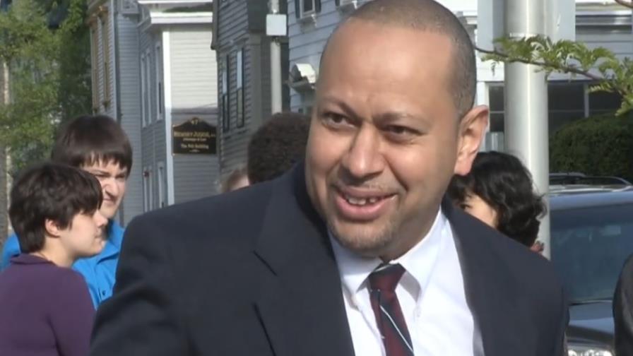 Dominicano reclama compensación millonaria por 21 años en la cárcel 