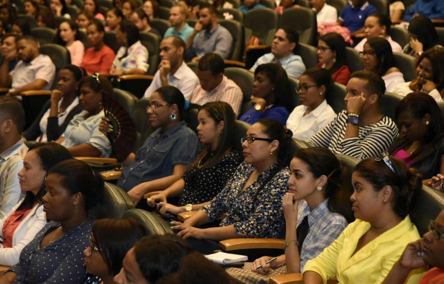 Servicio Nacional de Salud nombra 600 nuevos médicos