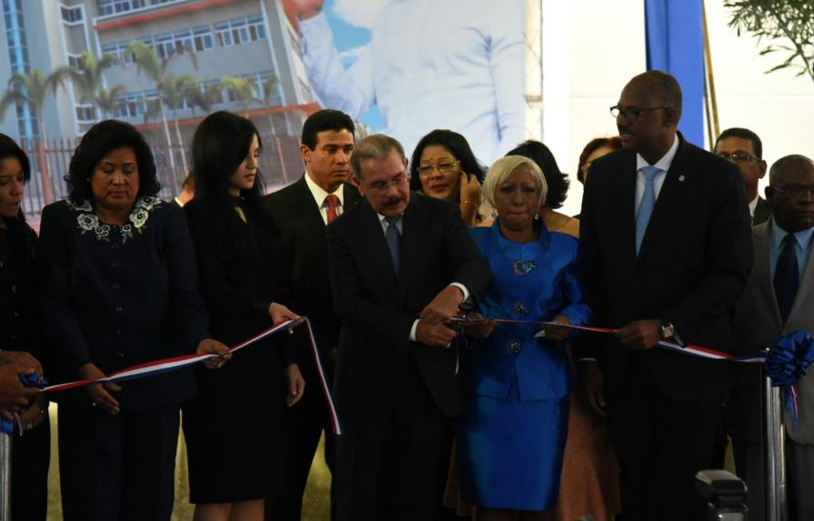 Presidente Medina encabeza inauguración del Palacio Municipal de Santo Domingo Este